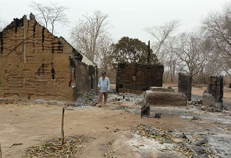 Tres familias pierden sus casas por el fuego, en Tornito