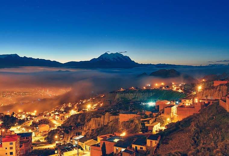 La ciudad de La Paz, es una vista nocturna