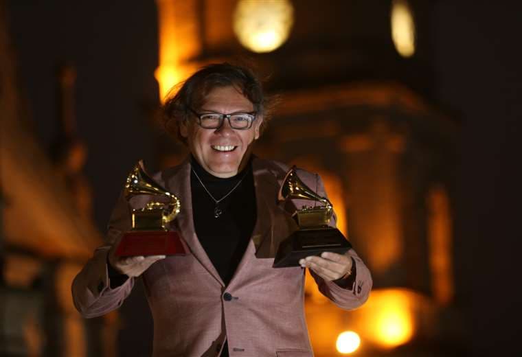 Vladimir Suárez migró con $us 200 en el bolsillo y hoy tiene dos Grammy