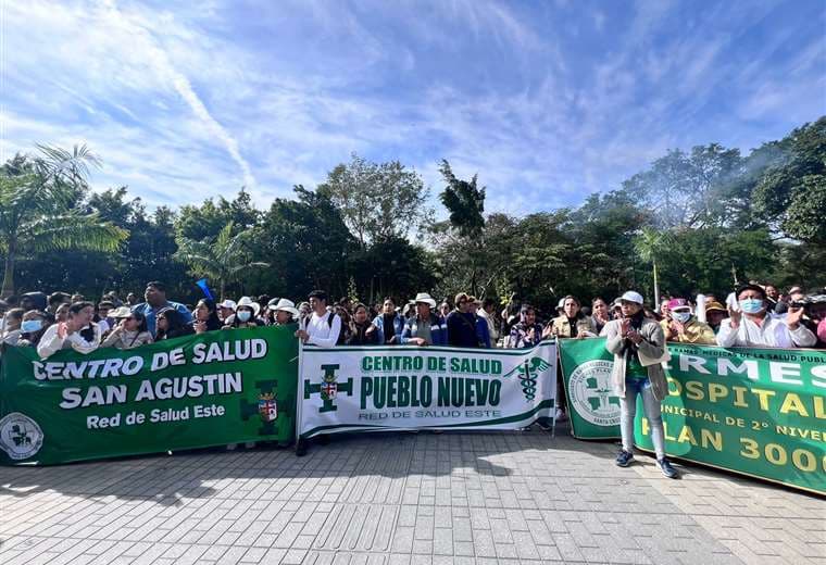 Médicos acatan paro de 24 horas por falta de pagos y recursos