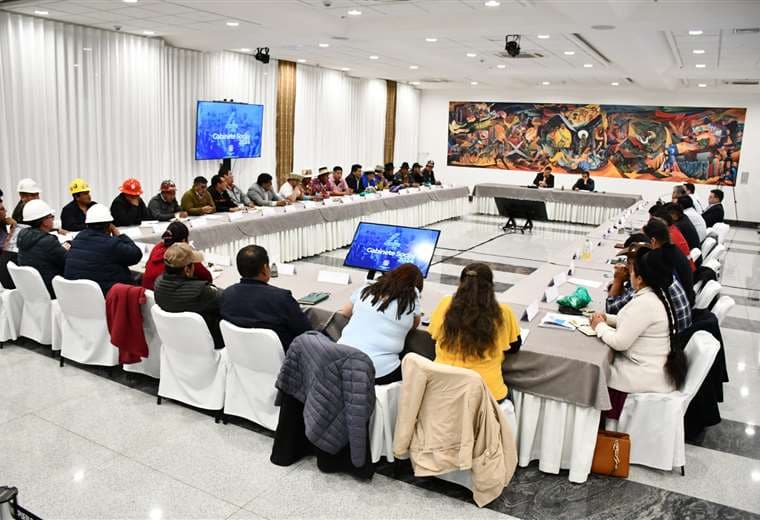 Gabinete social; se reúnen el presidente arce y sectores sociales. Foto: APG