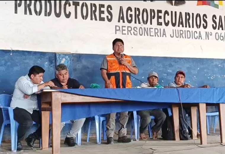 Viceministro Calvimontes llegó hasta San Julián para reunirse con productores de dos municipios 