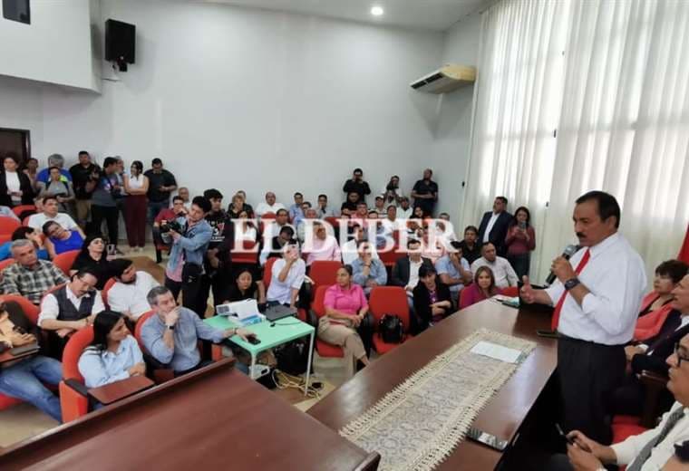 La reunión se realiza en el auditorio de la Facultad de Medicina. Foto: Jorge Gutiérrez