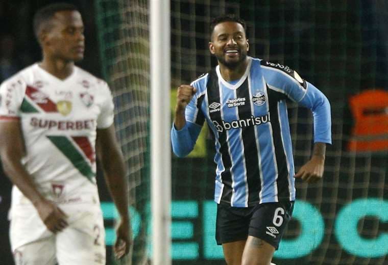 Reinaldo anotó los dos goles del triunfo para Gremio. Foto: AFP