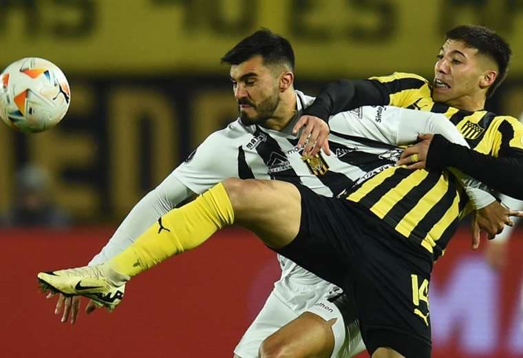 The Strongest fue goleado (4-0) por Peñarol y quedó mal herido en la Libertadores