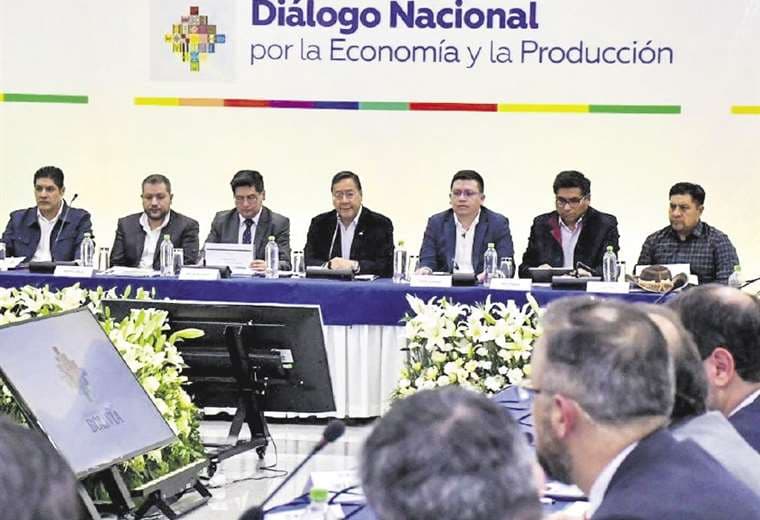 Control del dólar causa tensión e interrumpe la reunión empresarios-Gobierno. Los protagonistas cuentan los detalles