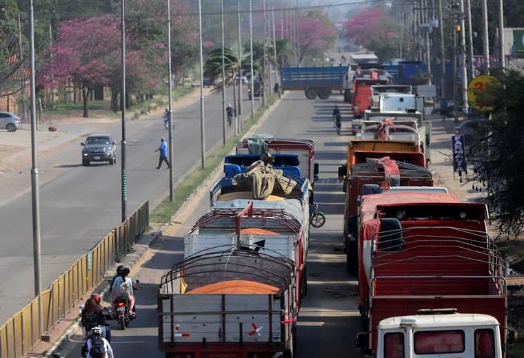 Termina el paro, pero siguen las largas filas por diésel y el Gobierno anuncia desbloqueo de carreteras por la fuerza