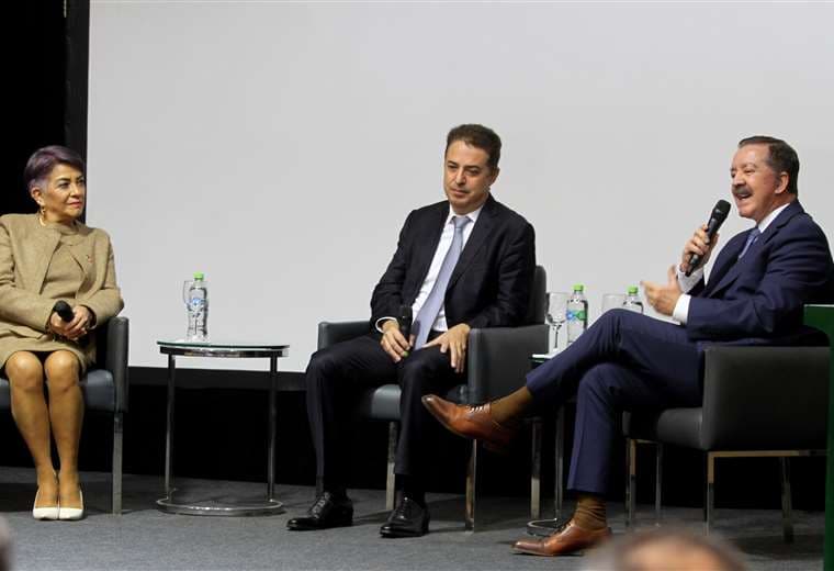 María Centellas (Bagó), Federico Stelzer (Hipermaxi) y Cristóbal Roda (Ingenio Aguaí)