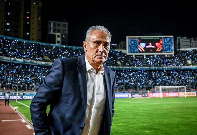 Tite critica a la Conmebol: “Es absurdo que los clubes deban llegar a La Paz un día antes”
