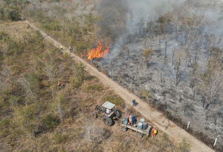 Las tareas de mitigación del fuego no cesan en San Matías. 