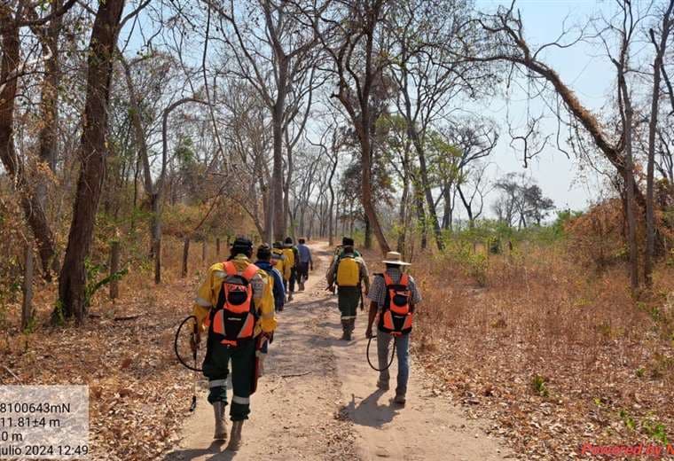 Las tareas de mitigación del fuego no cesan en San Matías. 