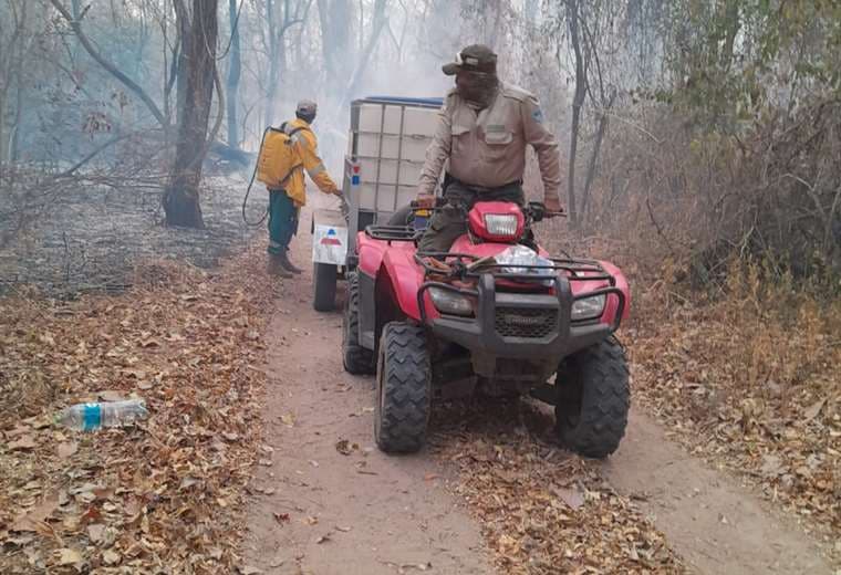 Las tareas de mitigación del fuego no cesan en San Matías. 