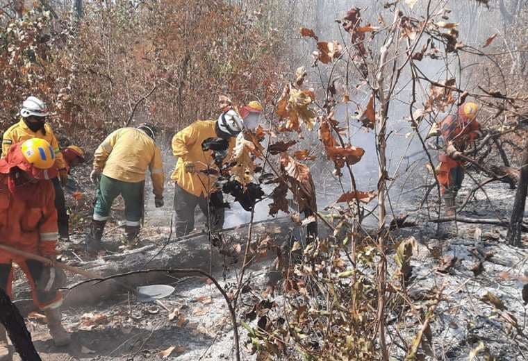 Las tareas de mitigación del fuego no cesan en San Matías. 