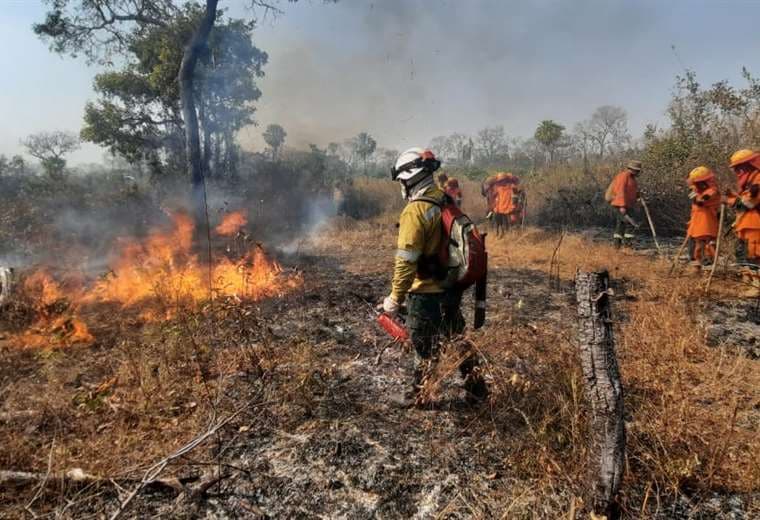 Analizan provocar lluvias para mitigar los incendios y paliar la sequía en Santa Cruz