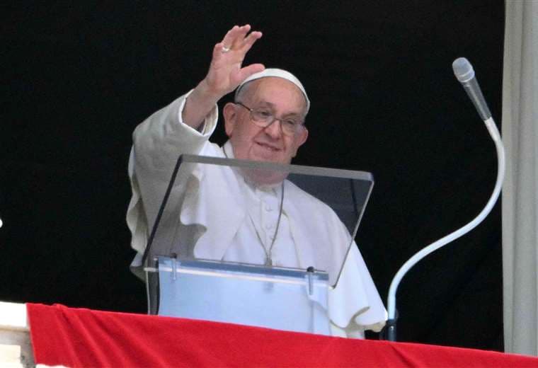 El papa pide "buscar la verdad" tras las elecciones en Venezuela