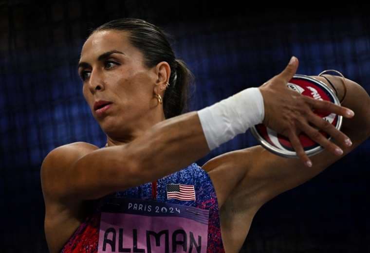 Valarie Allman en plena competencia olímpica. Foto: AFP