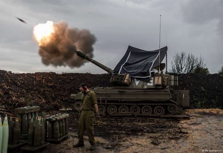 Hezbolá contraataca y lanza decenas de cohetes contra Israel