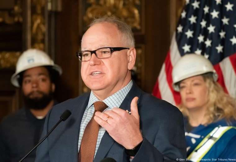 Kamala Harris nombra a Tim Walz como candidato a vicepresidente