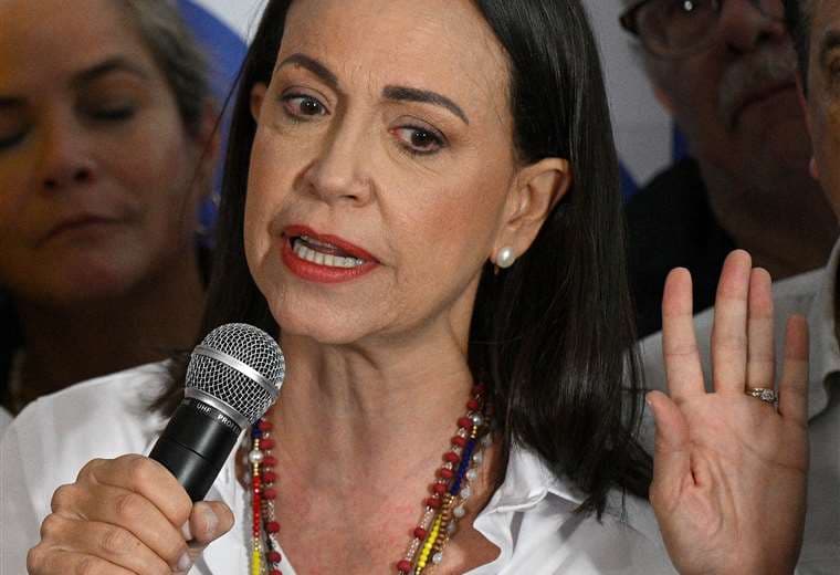 María Corina Machado advierte de "ola migratoria" nunca vista desde Venezuela si Maduro se aferra al poder