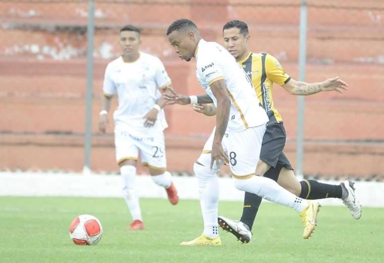 Real Santa Cruz no levanta cabeza, perdió (1-2) ante The Strongest en Montero