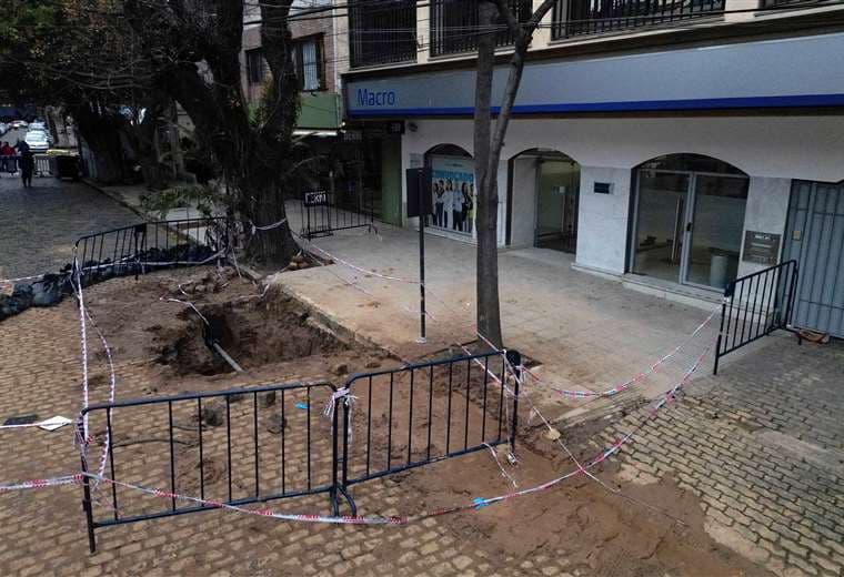 Túnel descubierto cerca de un banco en Argentina /Foto: AFP