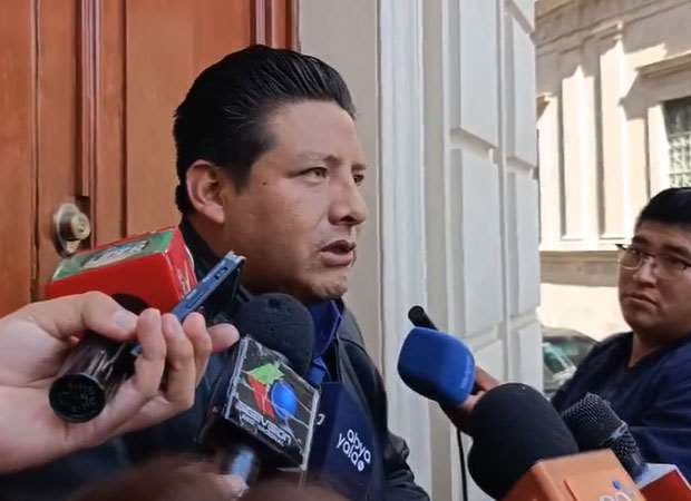 Gobernador de La Paz apoya el referéndum de Arce y a Evo le dice “basta hermano, ya no perjudique”