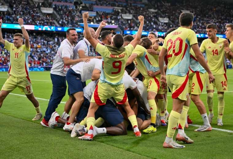 El festejo de los españoles tras ganar la final olímpica. Foto: AFP