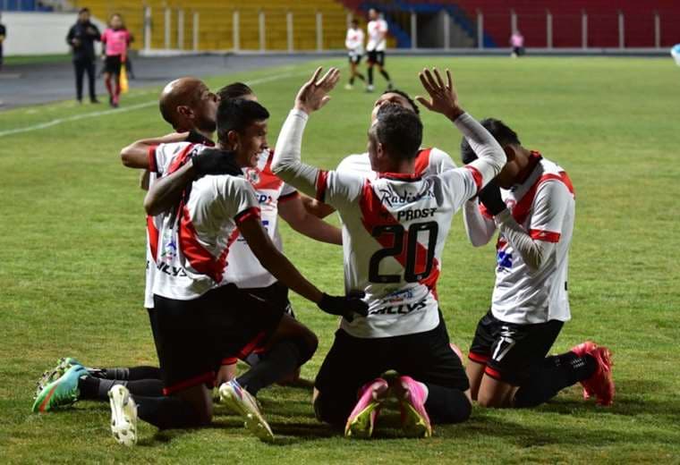 Los jugadores de Nacional celebran el gol de Hugo Rojas. Foto: APG Noticias