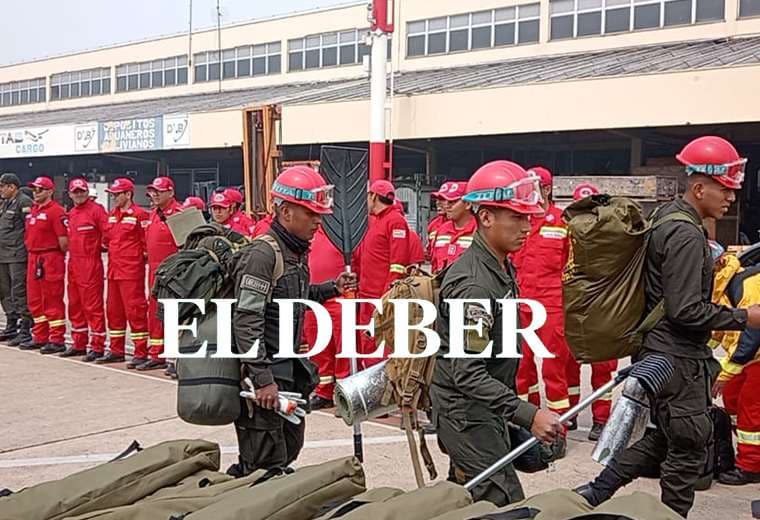 Bomberos de la Policía llegan a Santa Cruz. Foto: Juan Carlos Torrejón