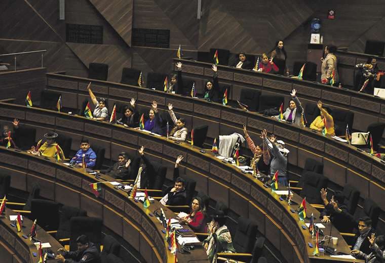 Desde el año pasado la Asamblea Legislativa no da curso a 12 créditos internacionales