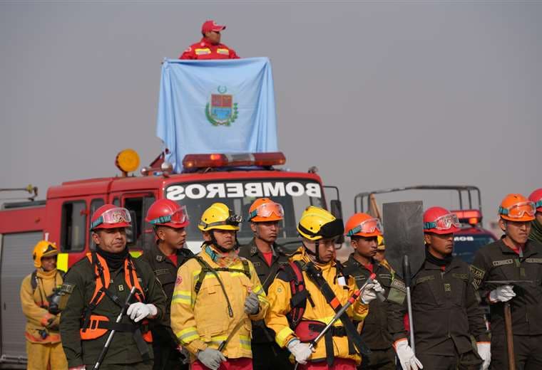 Envían policías a Santa Cruz para ayudar al combate de los incendios/Foto: MinGob.