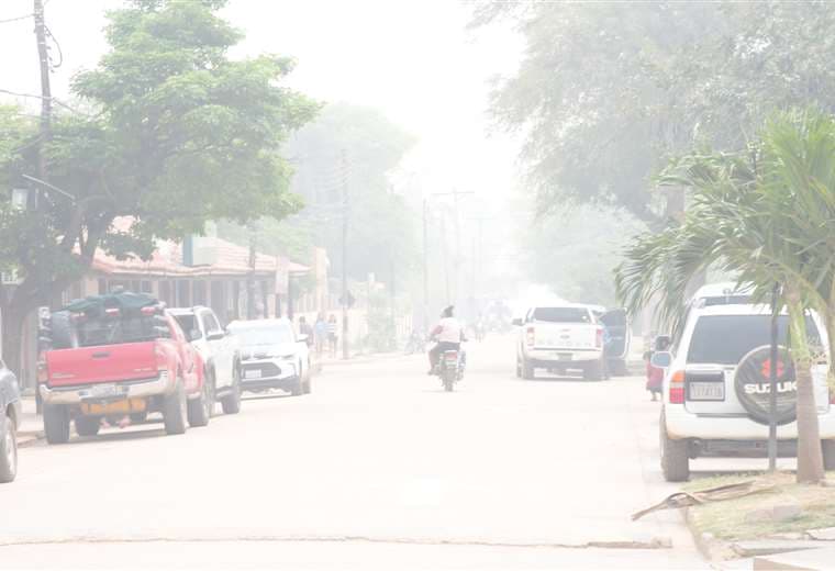 Humo en las calles de Pailón. Foto: Hubert Vaca