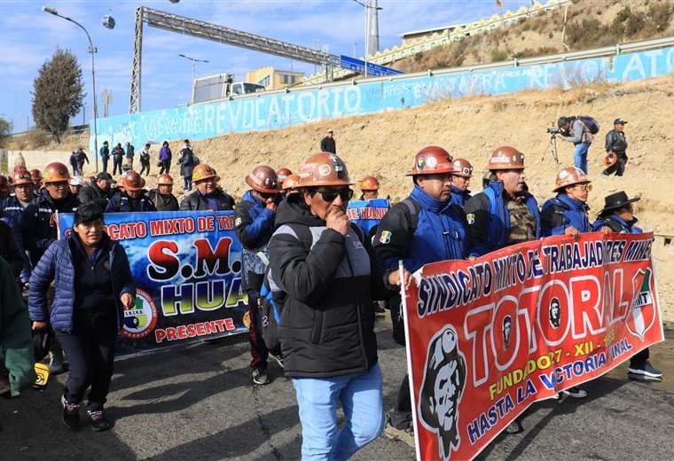 La COB inició la marcha en la Ceja de El Alto. Foto: APG