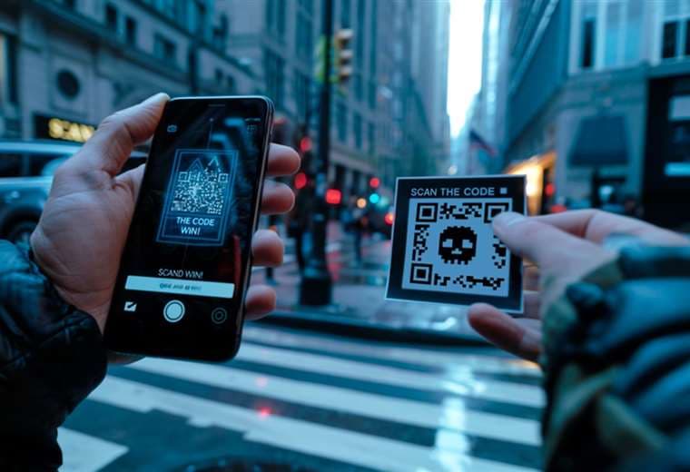 Quishing: cómo protegerse de esta nueva forma de estafa que utiliza códigos QR 