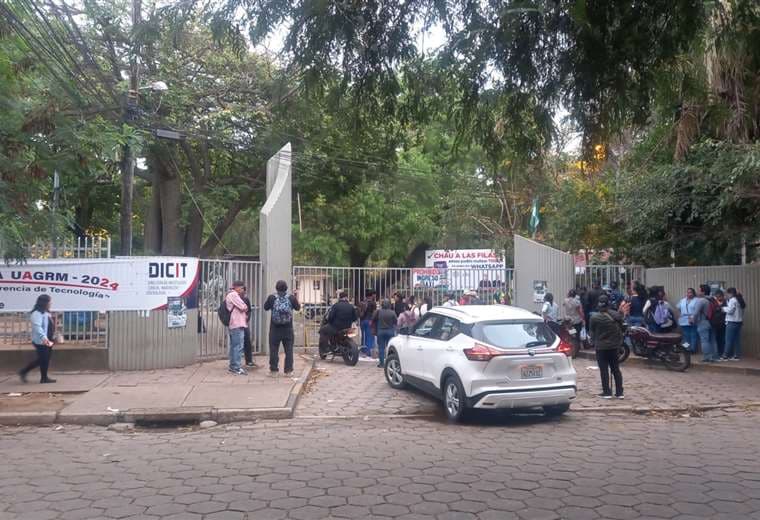 Universitarios toman el campus de la Uagrm en demanda de una nueva convocatoria a elecciones estudiantiles 