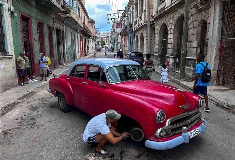 Vehículos en Cuba /Foto: AFP