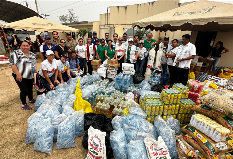 Organizaciones cruceñas envían ayuda para bomberos voluntarios 