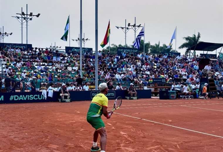 Hugo Dellien ante la atenta mirada del público. Foto: Rolando Nieva