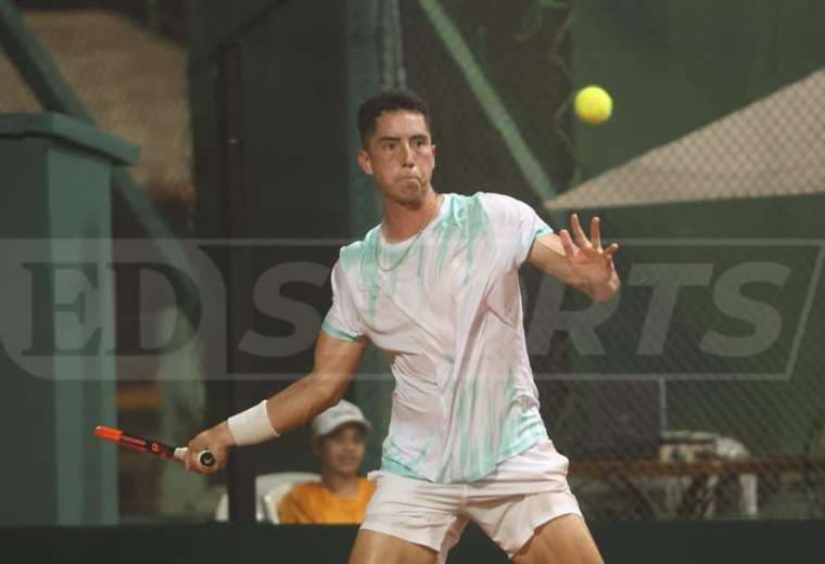 Murkel Dellien cae ante Franco Roncadelli; Uruguay iguala la serie en la Copa Davis