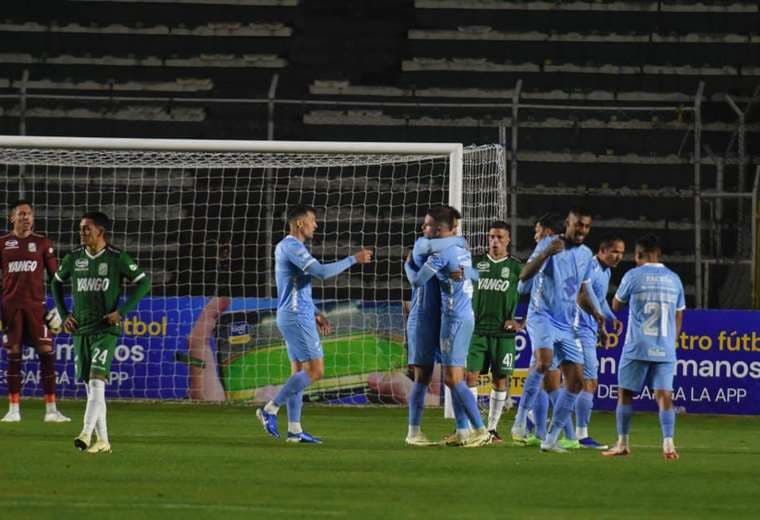 Festejo del primer gol de Bolívar. Foto: APG