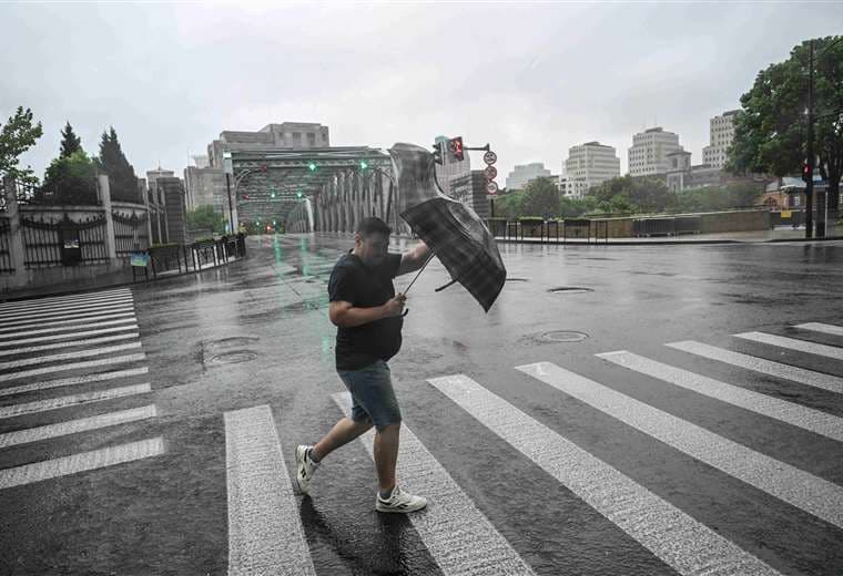 El tifón Bebinca llega a Shanghái /Foto: AFP