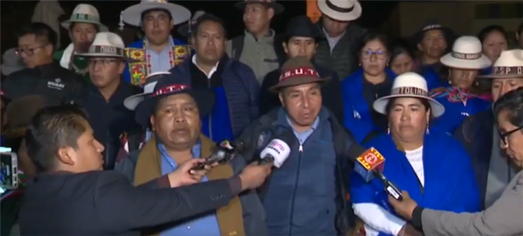 Arce logra acuerdo con campesinos de Oruro que buscarán frenar la marcha liderada por Evo desde Caracollo