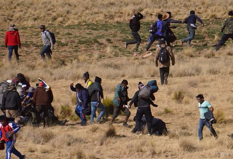 El primer día de marcha de Morales terminó con enfrentamientos entre masistas