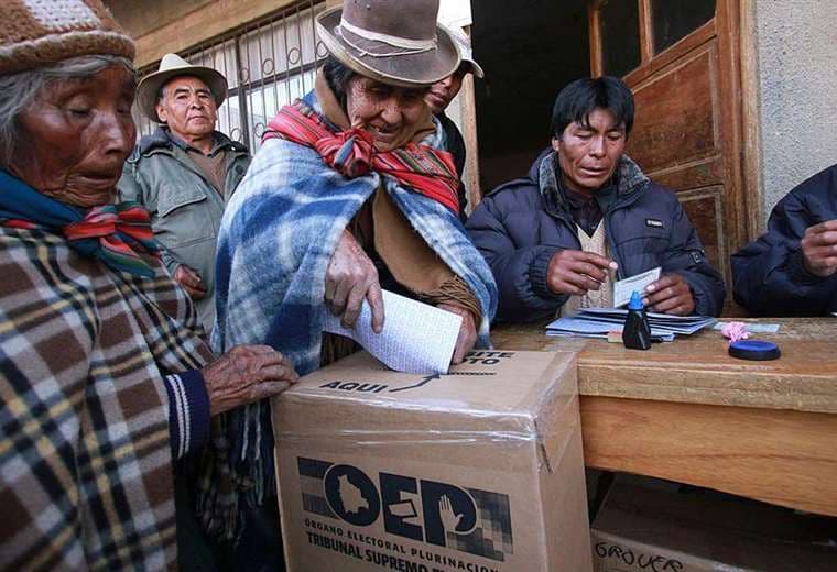 Cómo funciona en Bolivia la elección de jueces por voto popular como la que aprobó México (y las críticas que se le hacen)