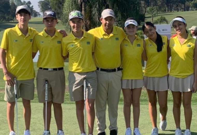 El equipo completo de Bolivia que ya se encuentra en Brasil. Foto: FBG