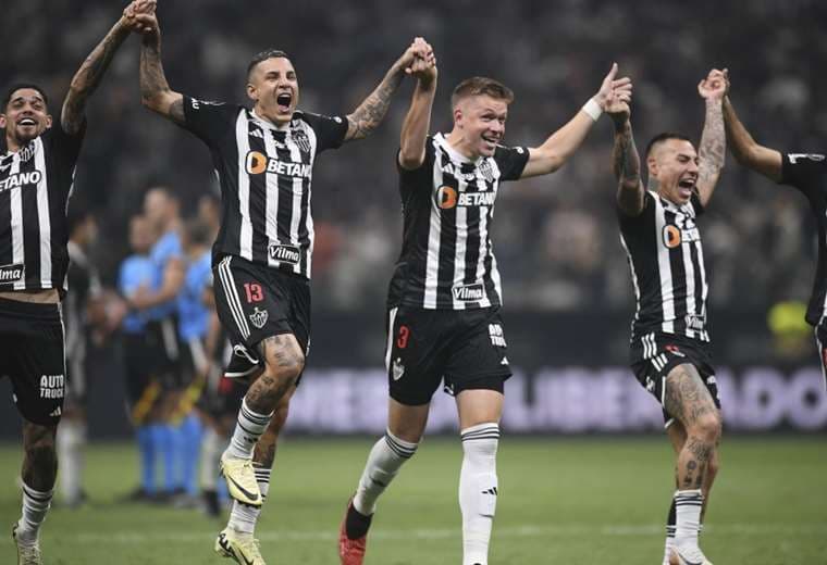 Festejo de los jugadores de Atlético Mineiro tras clasificarse. Foto: AFP