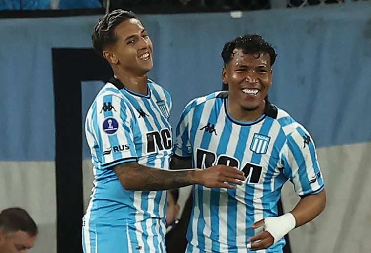 Racing festejó la goleada y el boleto para ‘semis’. Foto: AFP 