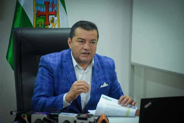 Concejo Municipal aprueba nuevo viaje del alcalde Jhonny Fernández 