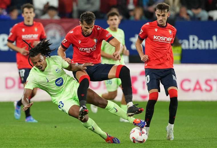 Osasuna rompe el invicto del Barça con goleada 4-2