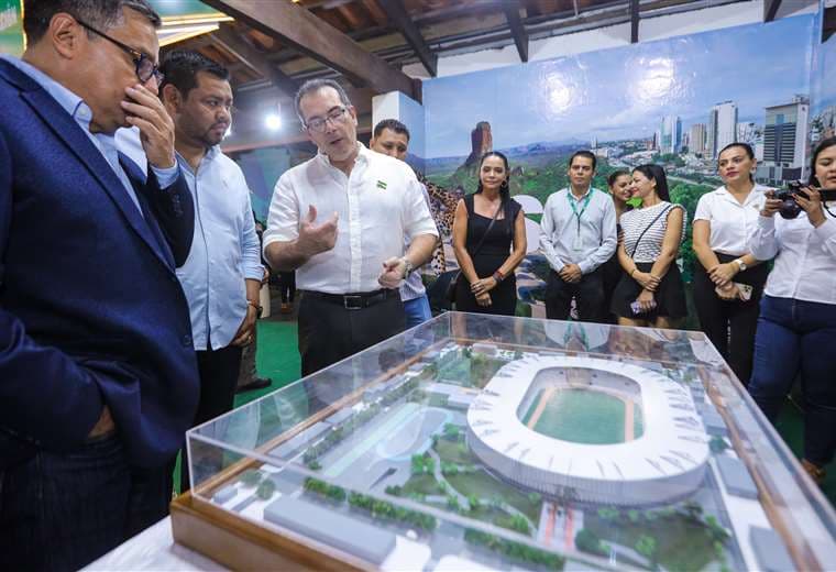 El Gobernador en Ejercicio Mario Aguilera destaca el modelo concesionario de obras para la región metropolitana de Santa Cruz